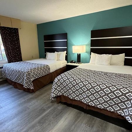 Americas Best Value Inn New London Mystic Экстерьер фото
