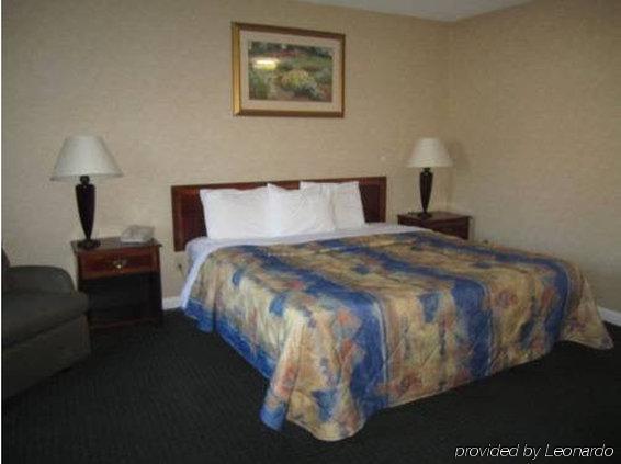 Americas Best Value Inn New London Mystic Экстерьер фото